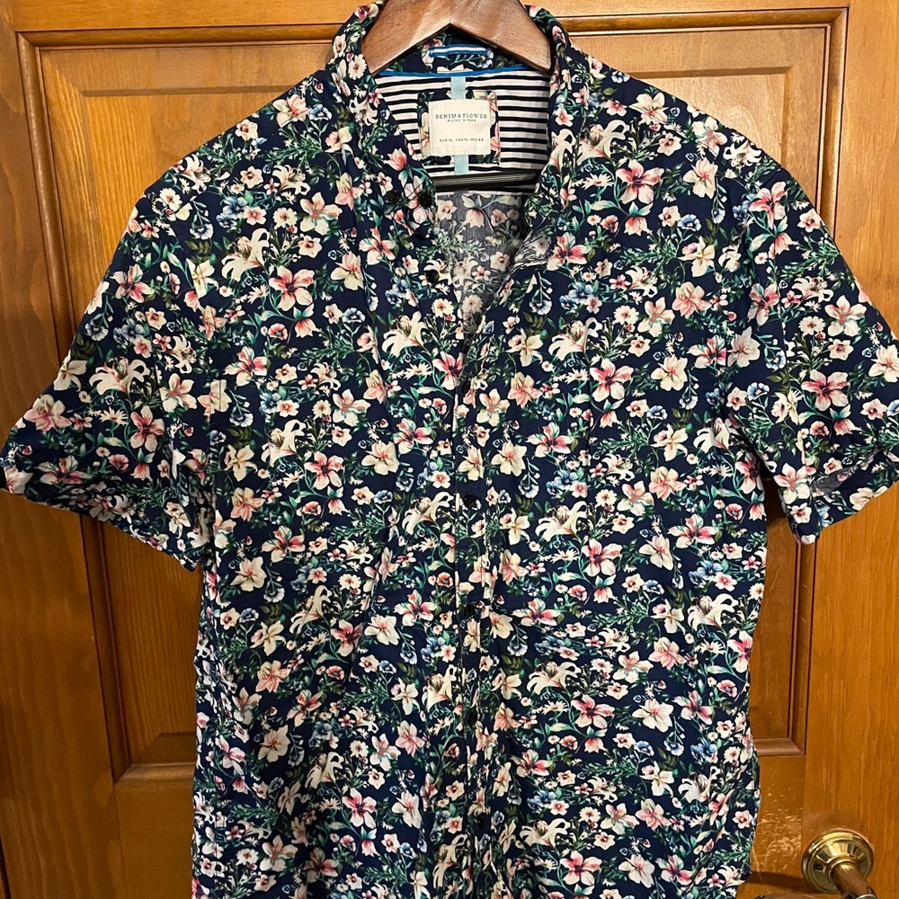 Tshirt button down